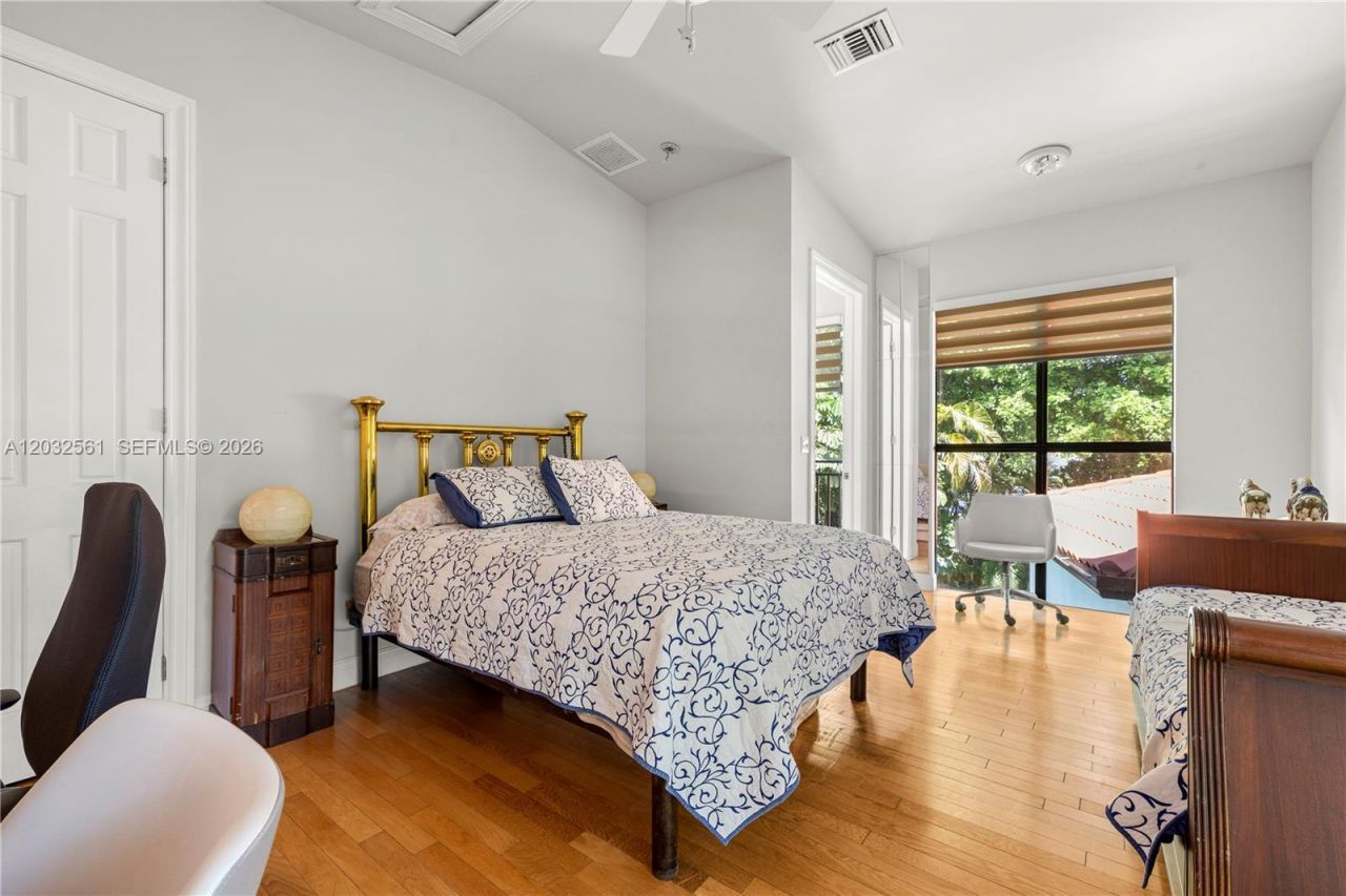 6550 SW 75th Ter, South Miami, FL 33143 Photo