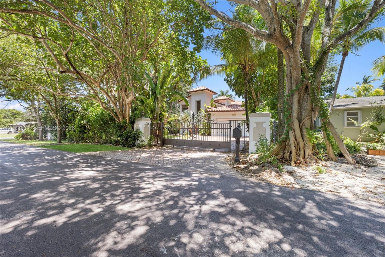 6550 SW 75th Ter, South Miami, FL 33143 Photo