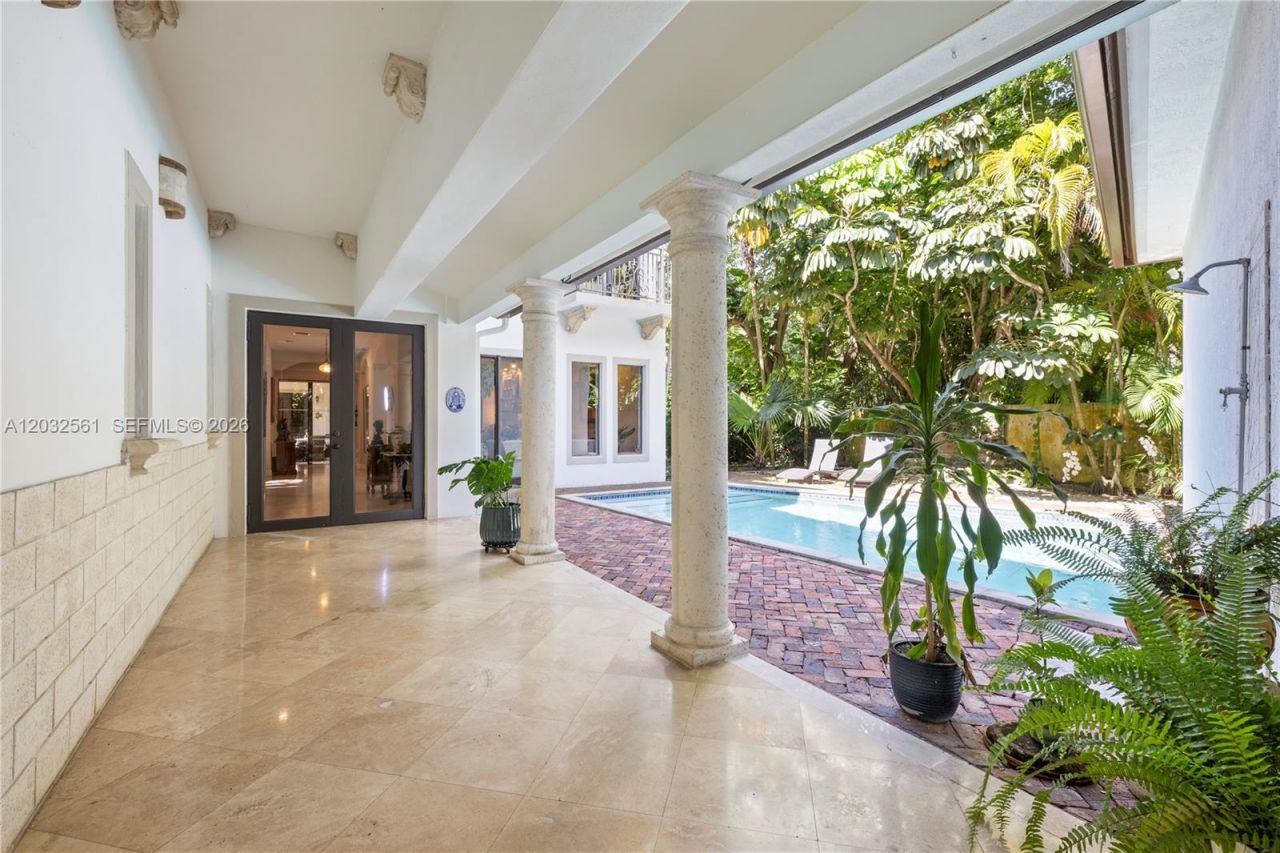 6550 SW 75th Ter, South Miami, FL 33143 Photo