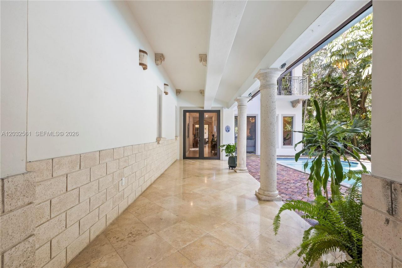 6550 SW 75th Ter, South Miami, FL 33143 Photo