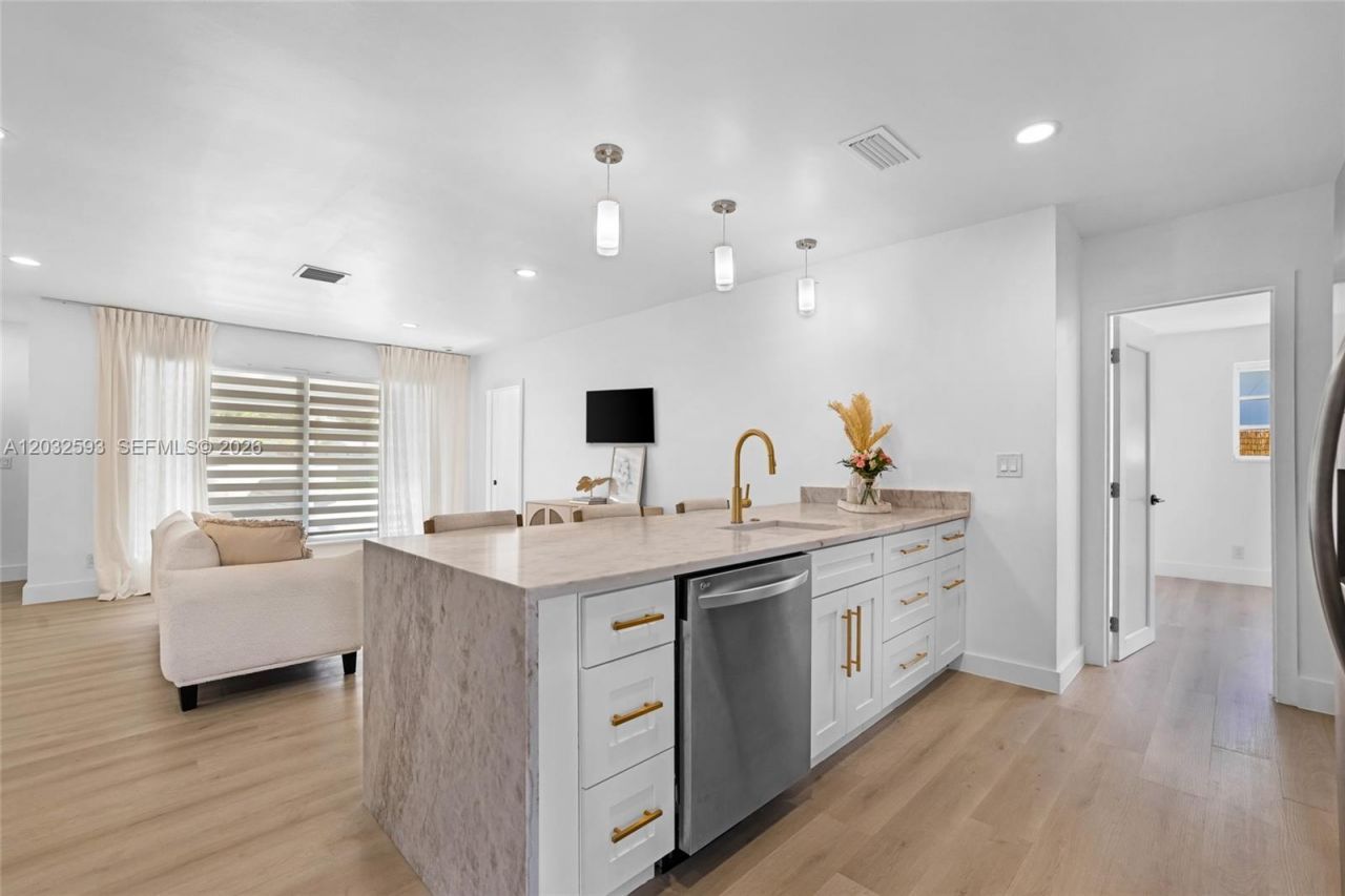 2101 N 56th Ave , Hollywood, FL 33021 Photo