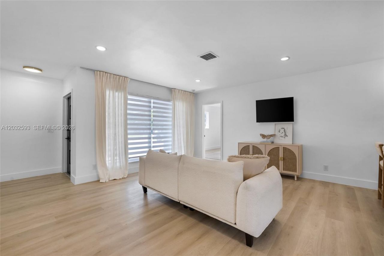 2101 N 56th Ave , Hollywood, FL 33021 Photo