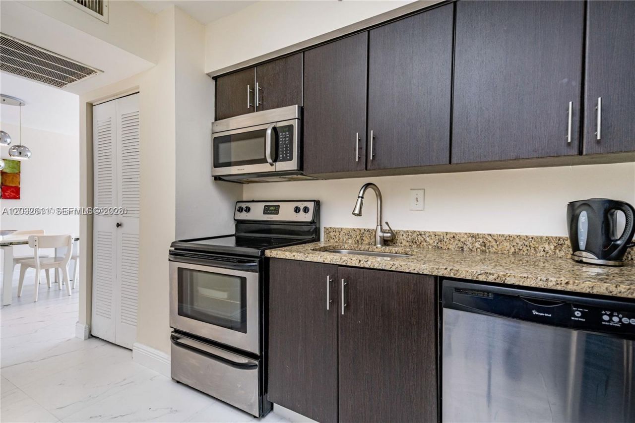 3300 NE 192nd St , Unit LP17, Aventura, FL 33180 Photo