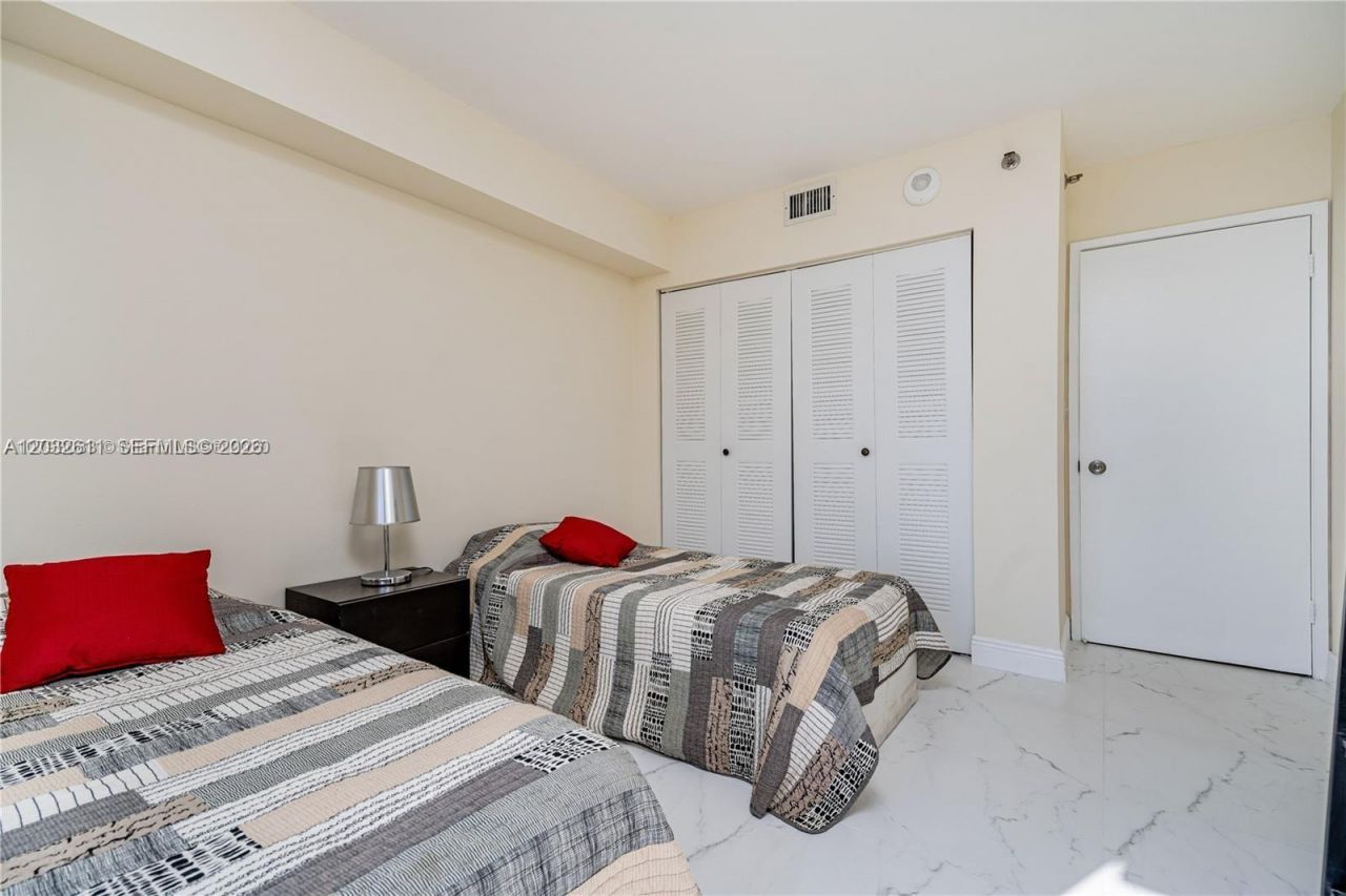 3300 NE 192nd St , Unit LP17, Aventura, FL 33180 Photo