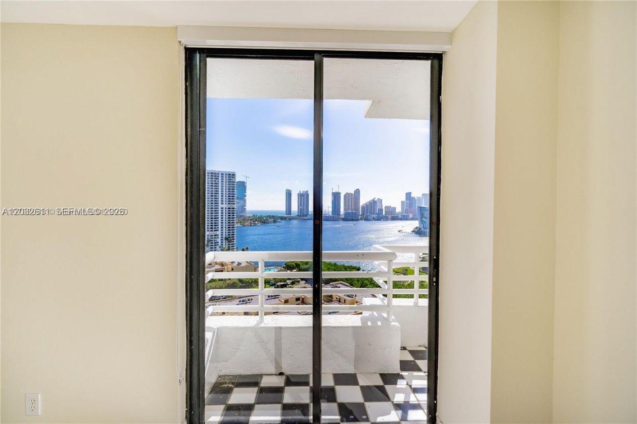 3300 NE 192nd St , Unit LP17, Aventura, FL 33180 Photo
