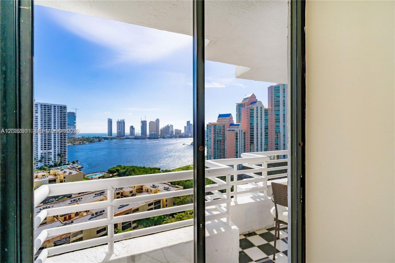 3300 NE 192nd St , Unit LP17, Aventura, FL 33180 Photo