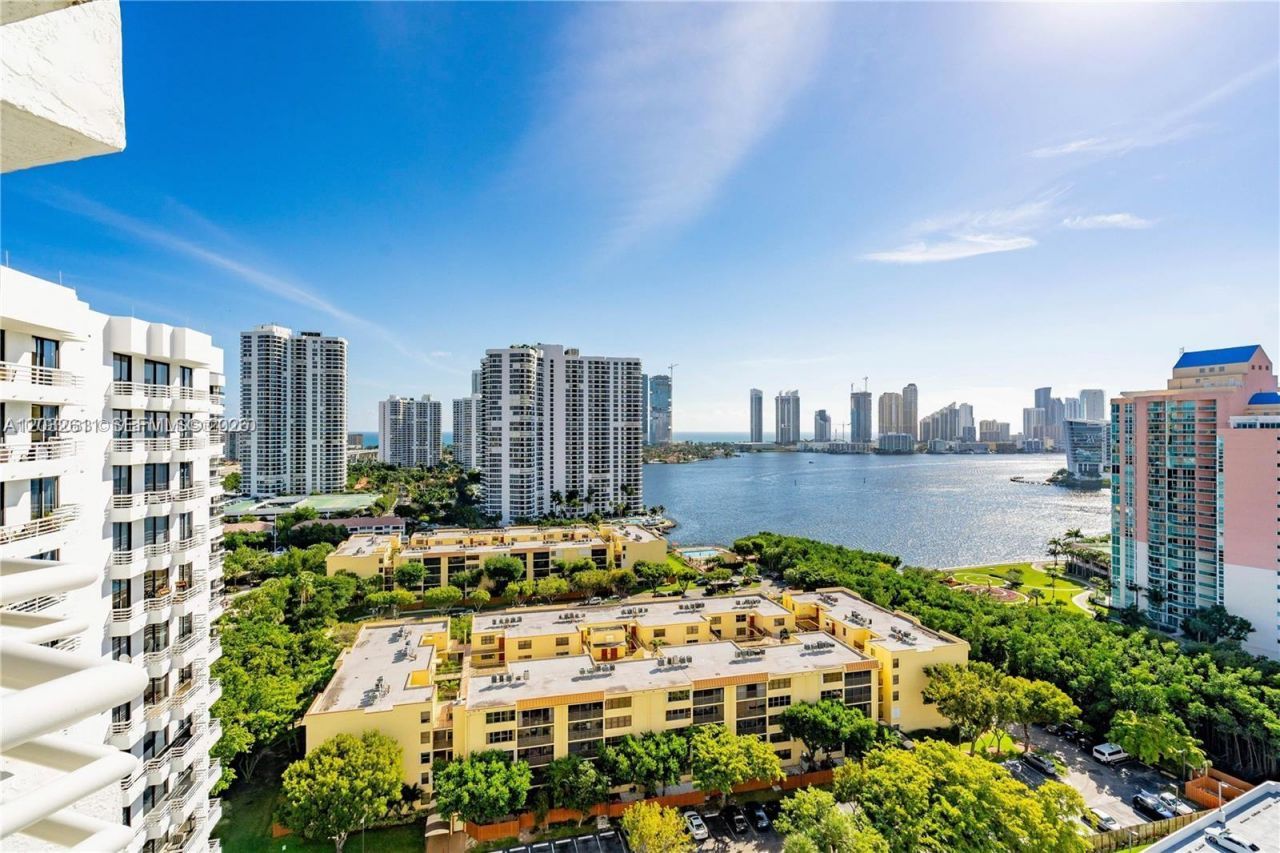 3300 NE 192nd St , Unit LP17, Aventura, FL 33180 Photo