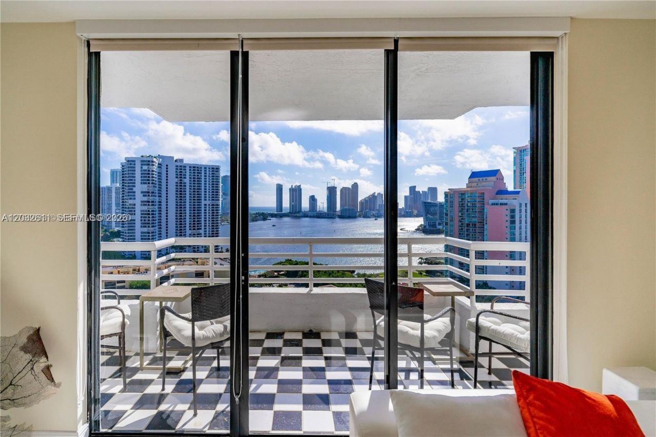 3300 NE 192nd St , Unit LP17, Aventura, FL 33180 Photo