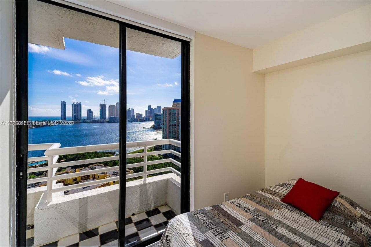 3300 NE 192nd St , Unit LP17, Aventura, FL 33180 Photo
