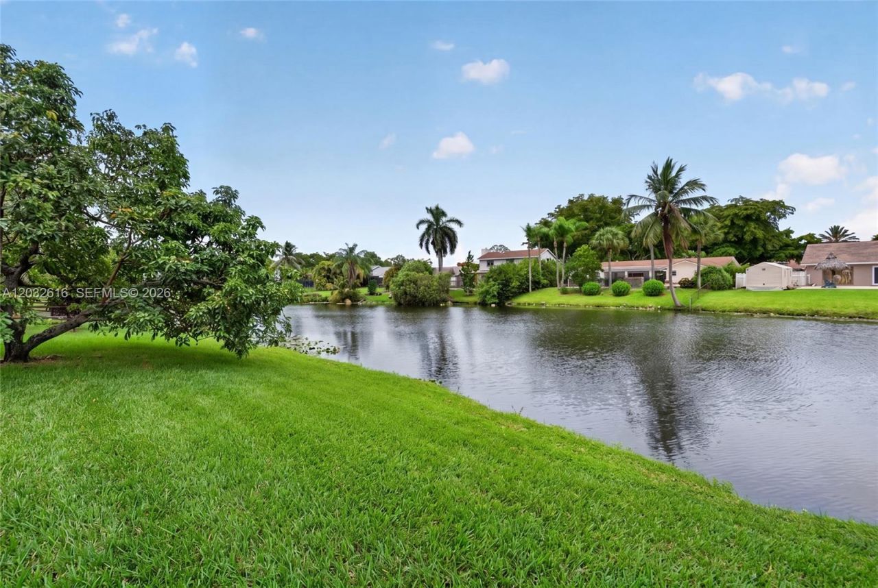 8668 SW 50th St, Cooper City, FL 33328 Photo