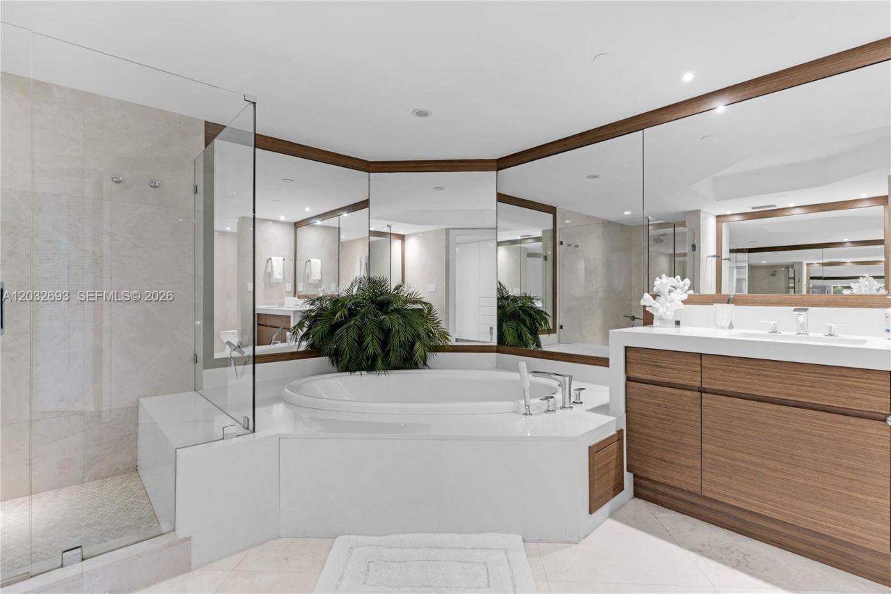 430 S Grand Bay Dr, Unit 505, Key Biscayne, FL 33149 Photo