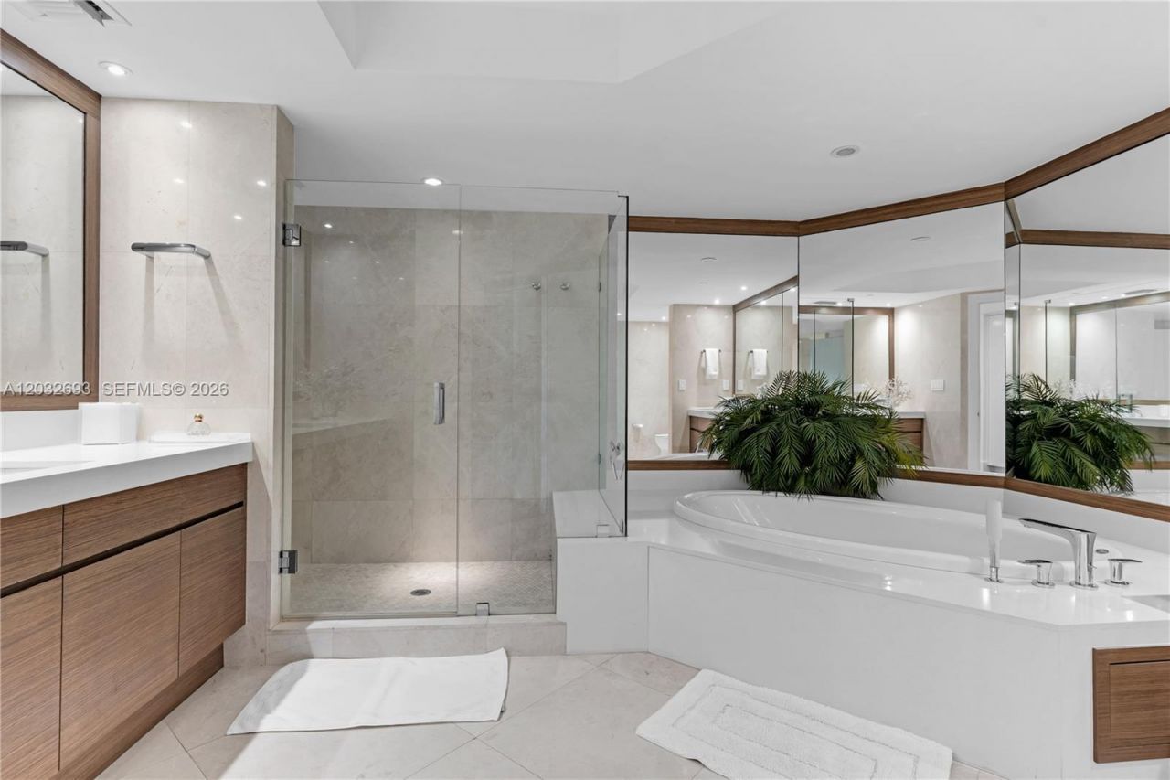 430 S Grand Bay Dr, Unit 505, Key Biscayne, FL 33149 Photo
