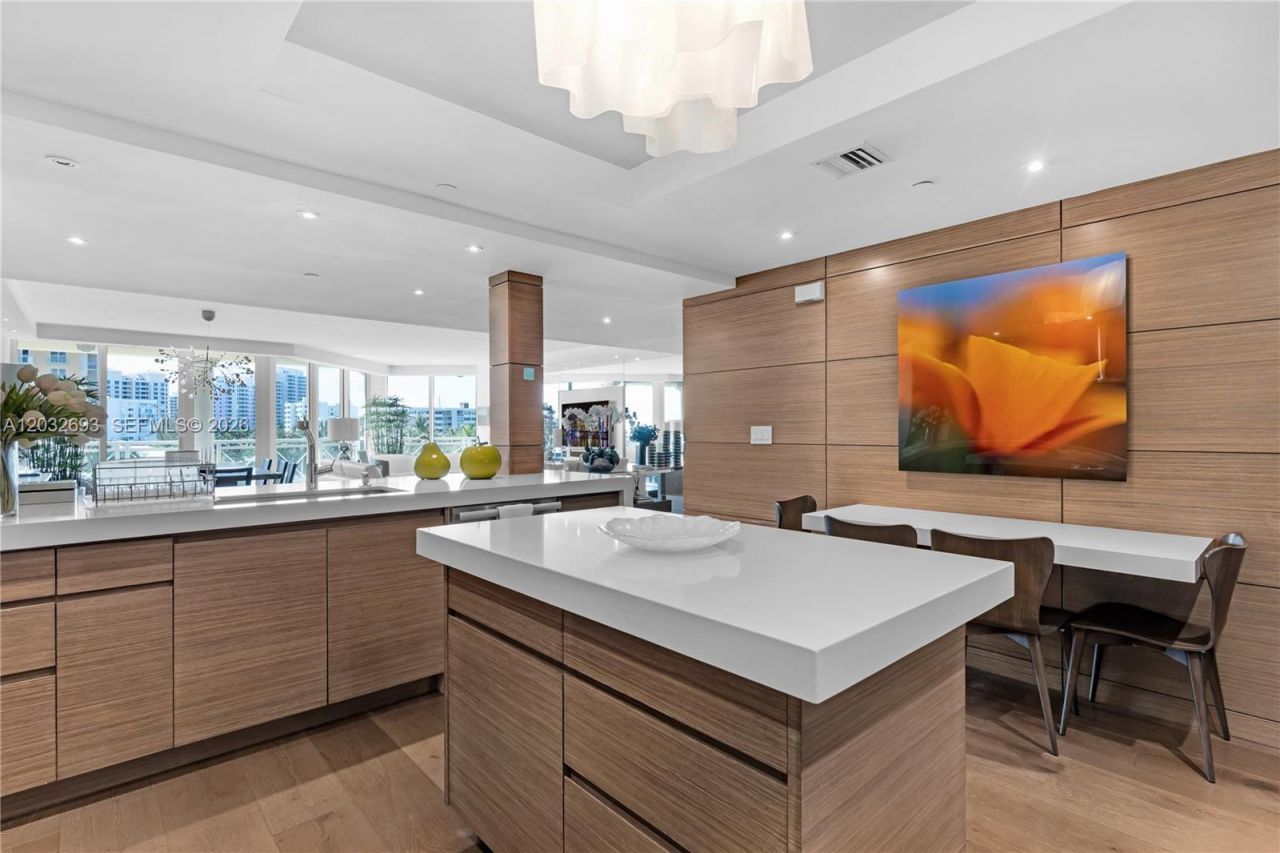 430 S Grand Bay Dr, Unit 505, Key Biscayne, FL 33149 Photo