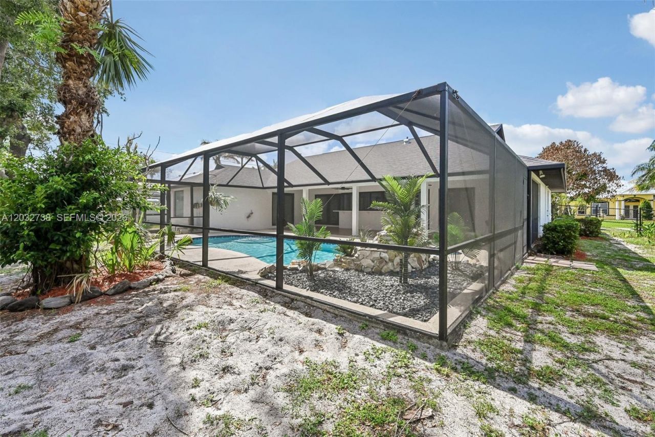 3438 SE Hart Cir , Port Saint Lucie, FL 34984 Photo