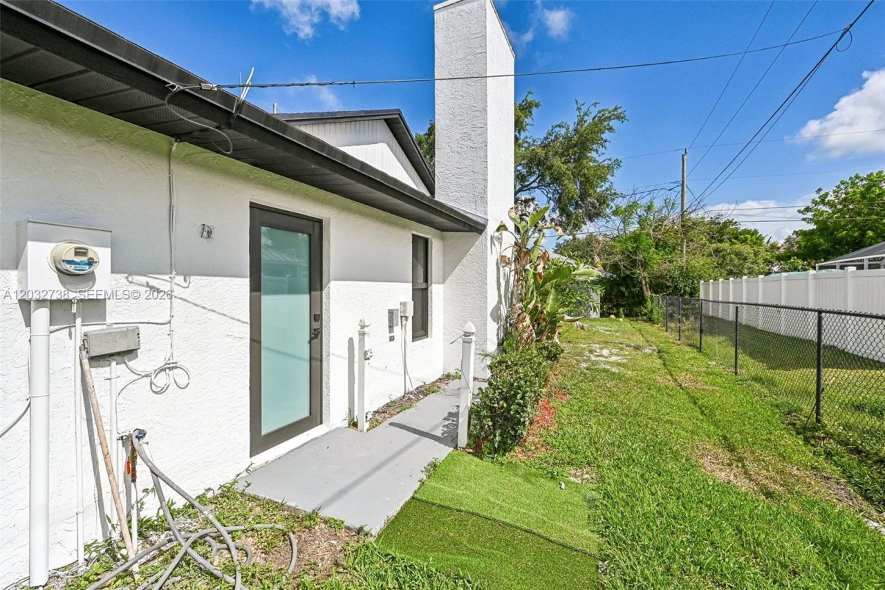 3438 SE Hart Cir , Port Saint Lucie, FL 34984 Photo