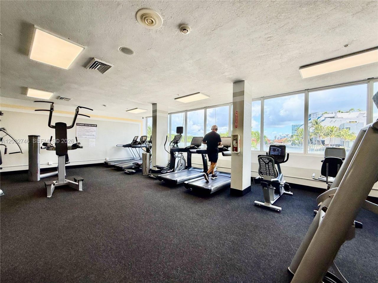 400 Kings Point Dr, Unit 309, Sunny Isles Beach, FL 33160 Photo