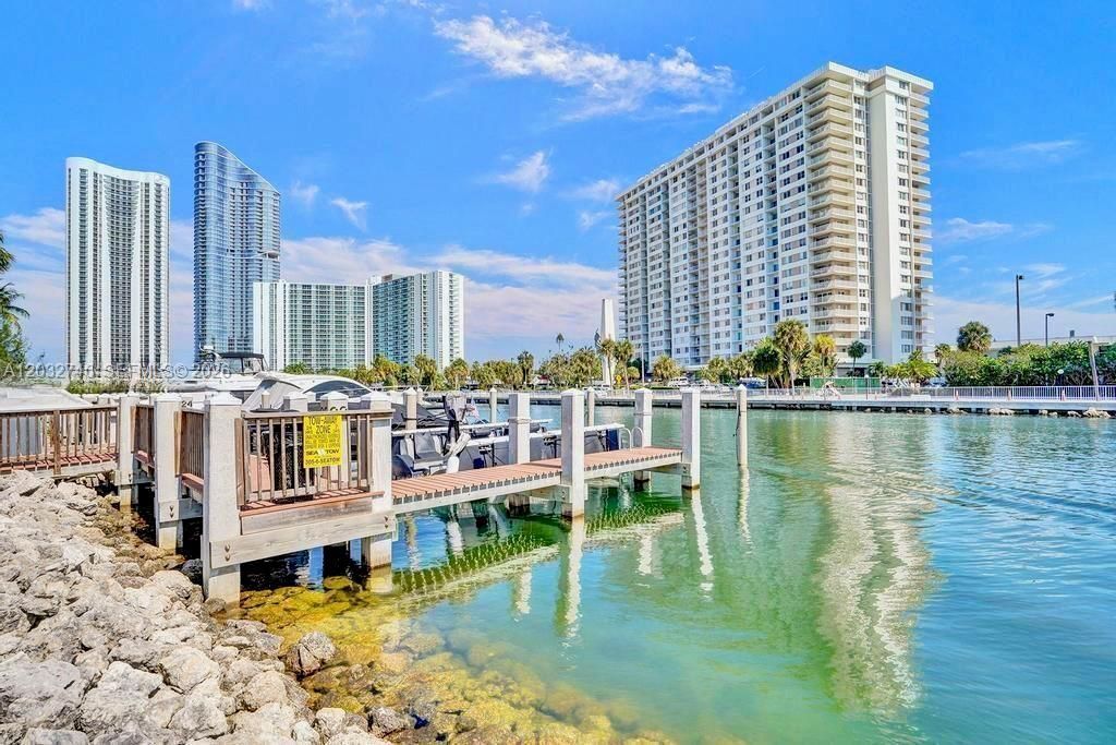 400 Kings Point Dr, Unit 309, Sunny Isles Beach, FL 33160 Photo