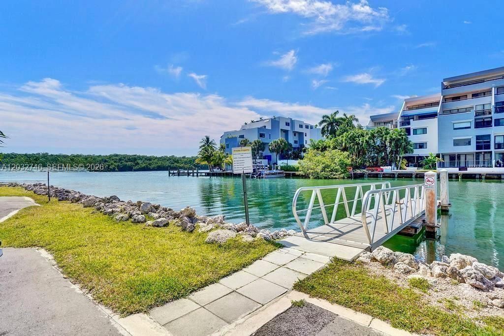 400 Kings Point Dr, Unit 309, Sunny Isles Beach, FL 33160 Photo
