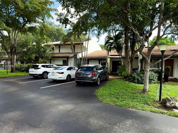 505 NE 199th Ln , Unit 2A, Miami, FL 33179