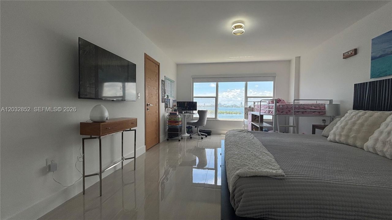 11111 NE Biscayne Blvd , Unit 16A, Miami, FL 33181 Photo
