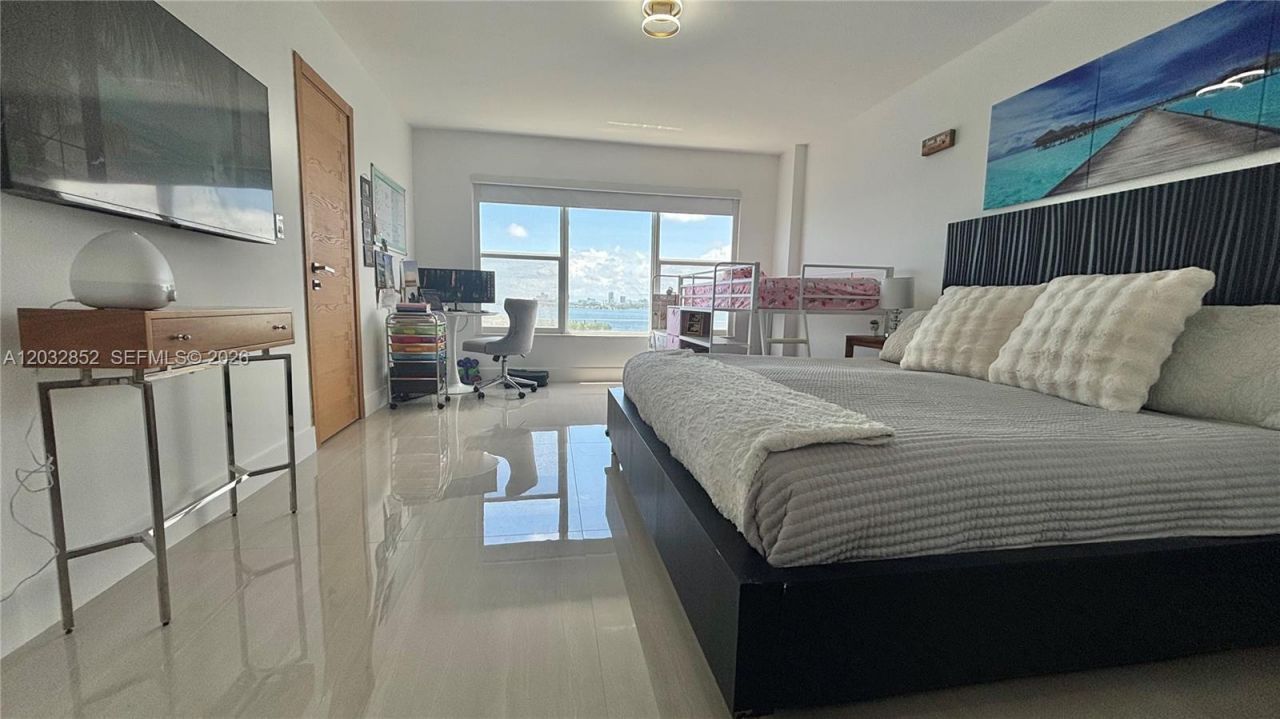 11111 NE Biscayne Blvd , Unit 16A, Miami, FL 33181 Photo