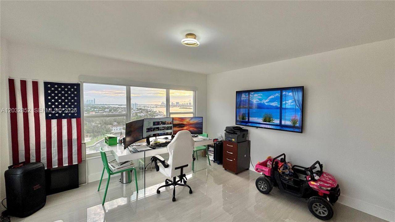 11111 NE Biscayne Blvd , Unit 16A, Miami, FL 33181 Photo