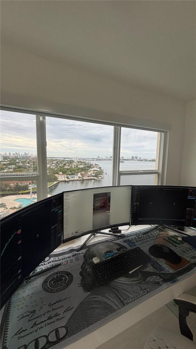 11111 NE Biscayne Blvd , Unit 16A, Miami, FL 33181 Photo