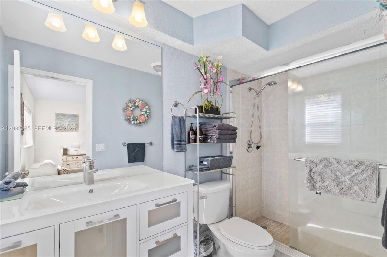 2424 NE 9th St, Unit 207, Fort Lauderdale, FL 33304 Photo