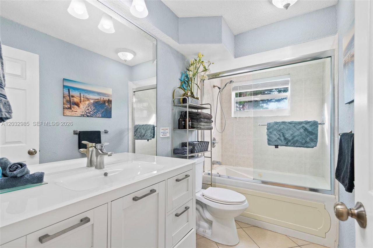 2424 NE 9th St, Unit 207, Fort Lauderdale, FL 33304 Photo