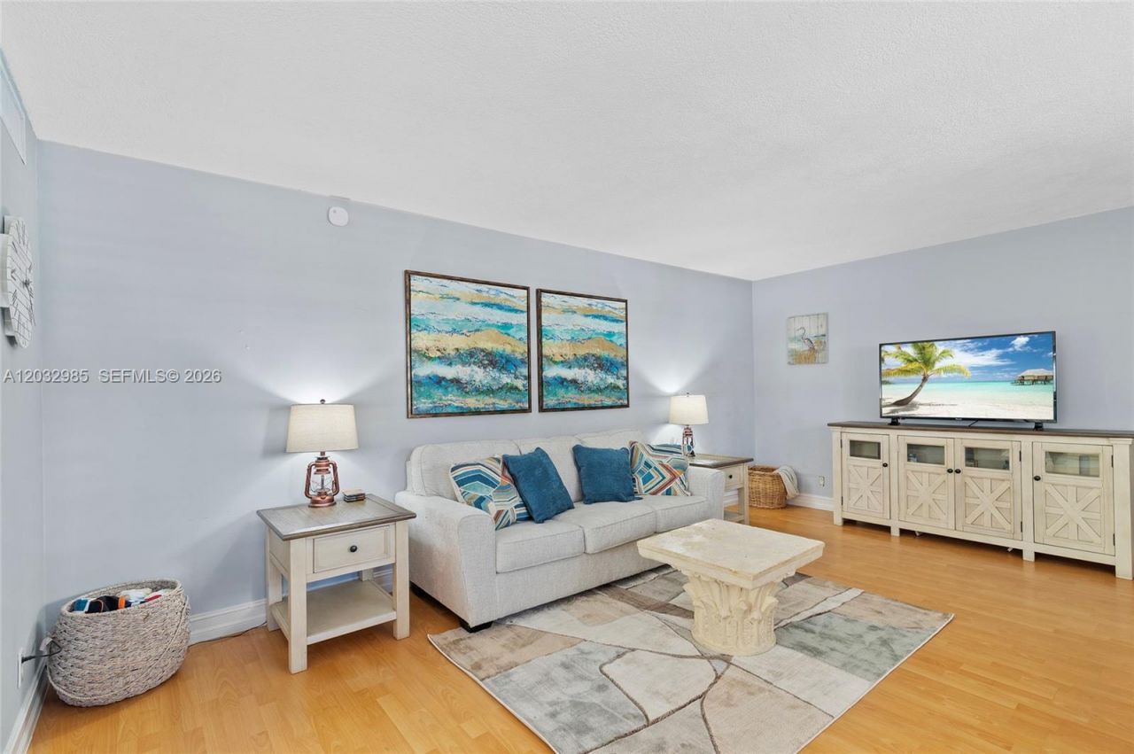 2424 NE 9th St, Unit 207, Fort Lauderdale, FL 33304 Photo