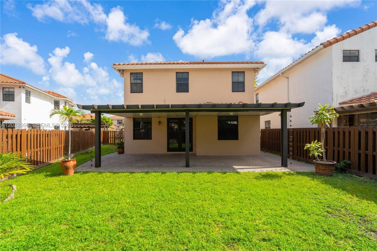 9925 NW 10th St , Miami, FL 33172 Photo