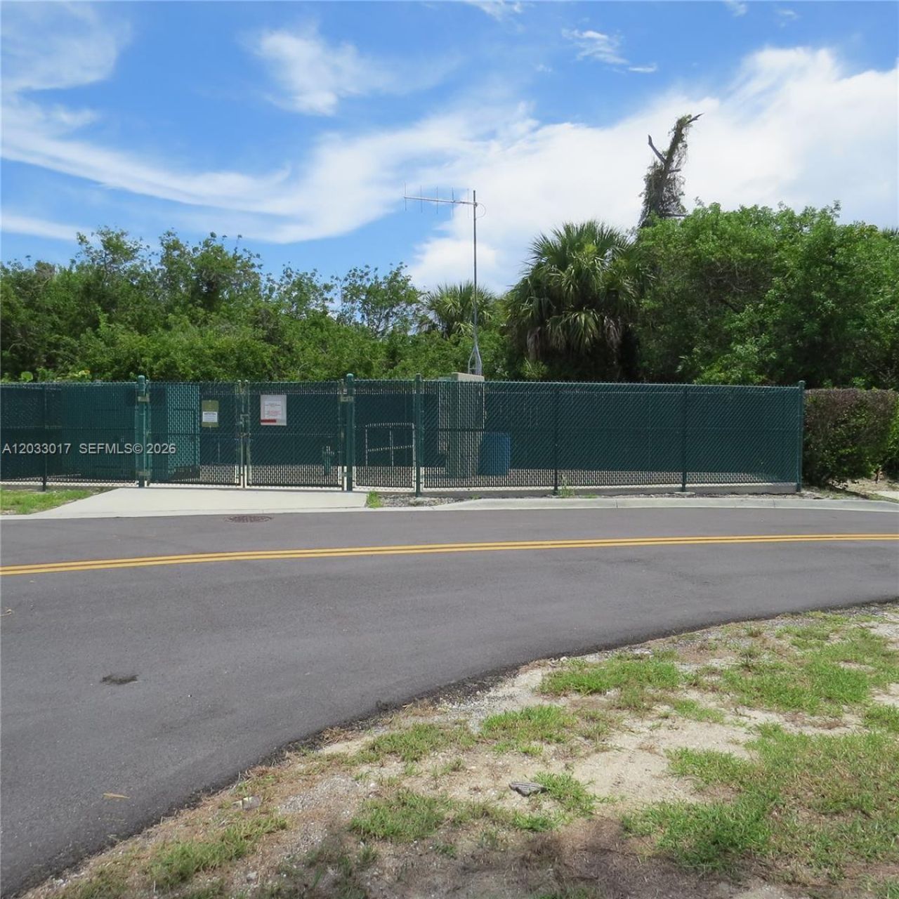 12360 SE Dixie Hwy, Hobe Sound, FL 33455 Photo