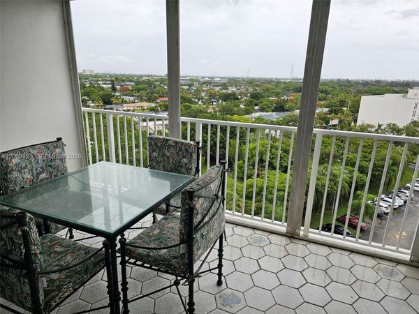 3850 Washington St , Unit 1011, Hollywood, FL 33021
