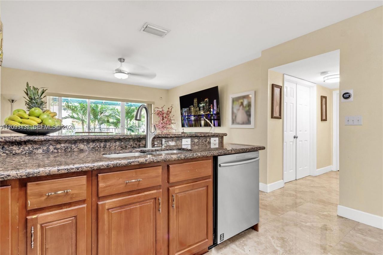 16453 SW 97th St , Miami, FL 33196 Photo