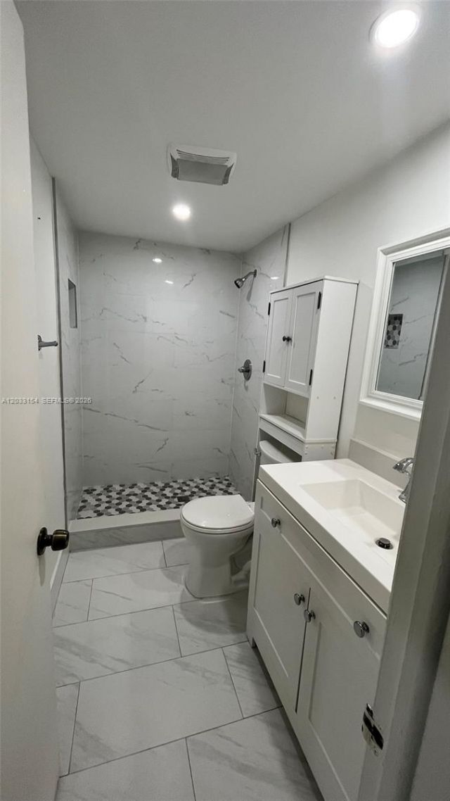 19025 NW 62nd Ave , Unit 202, Hialeah, FL 33015 Photo