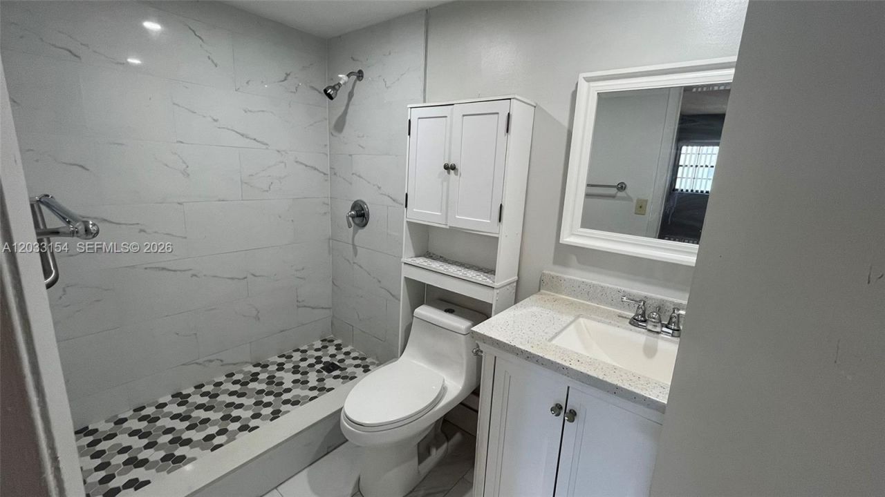 19025 NW 62nd Ave , Unit 202, Hialeah, FL 33015 Photo