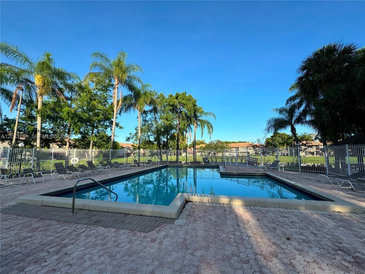 9023 Vineyard Lake Dr, Plantation, FL 33324 Photo