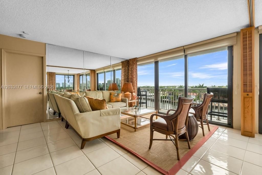3100 NE 48th St , Unit 514, Fort Lauderdale, FL 33308 Photo