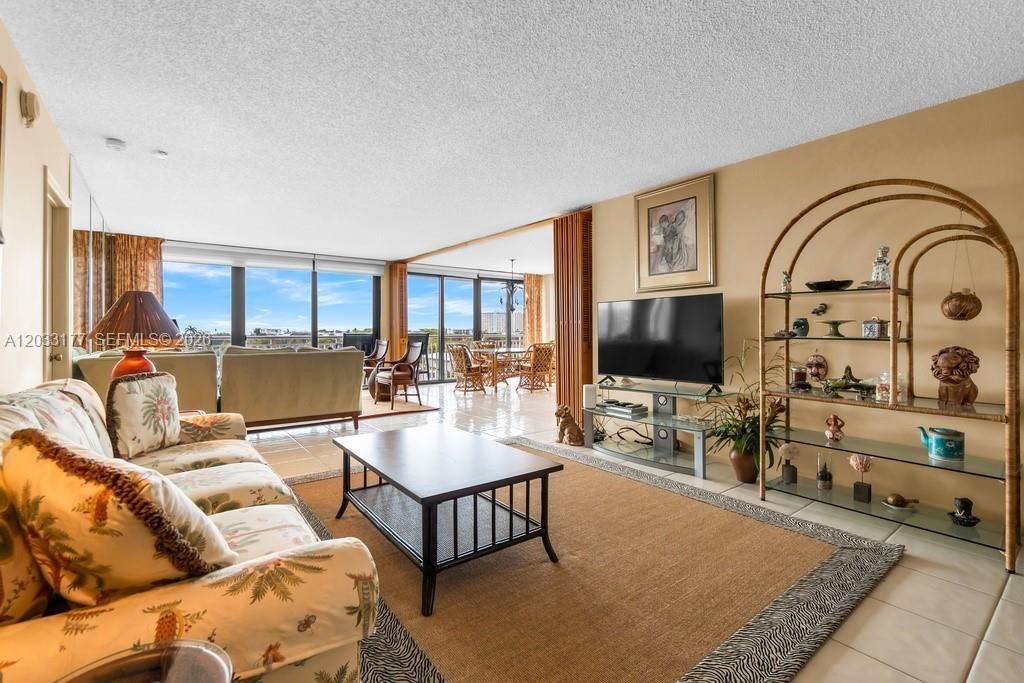 3100 NE 48th St , Unit 514, Fort Lauderdale, FL 33308 Photo