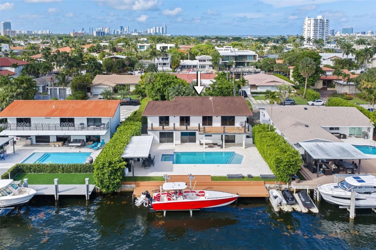 1942 NE 119th Rd, North Miami, FL 33181 Photo