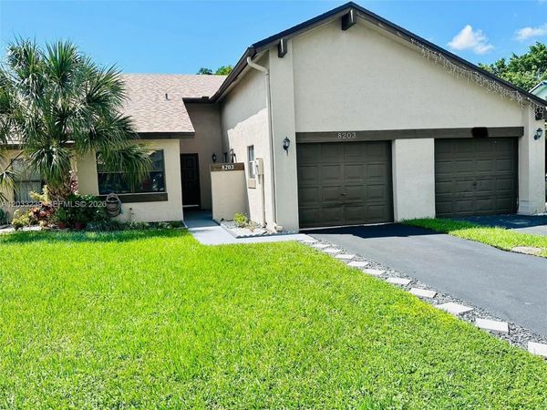 8203 NW 100th Dr , Tamarac, FL 33321