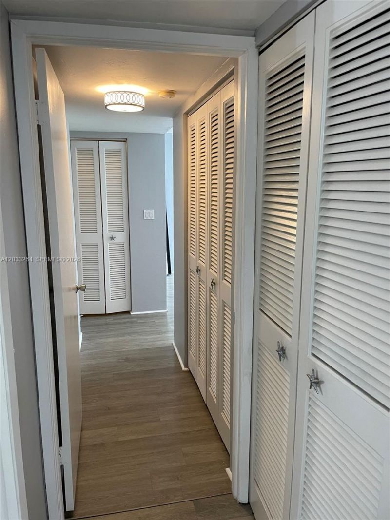 600 NE 36th St, Unit 211, Miami, FL 33137 Photo