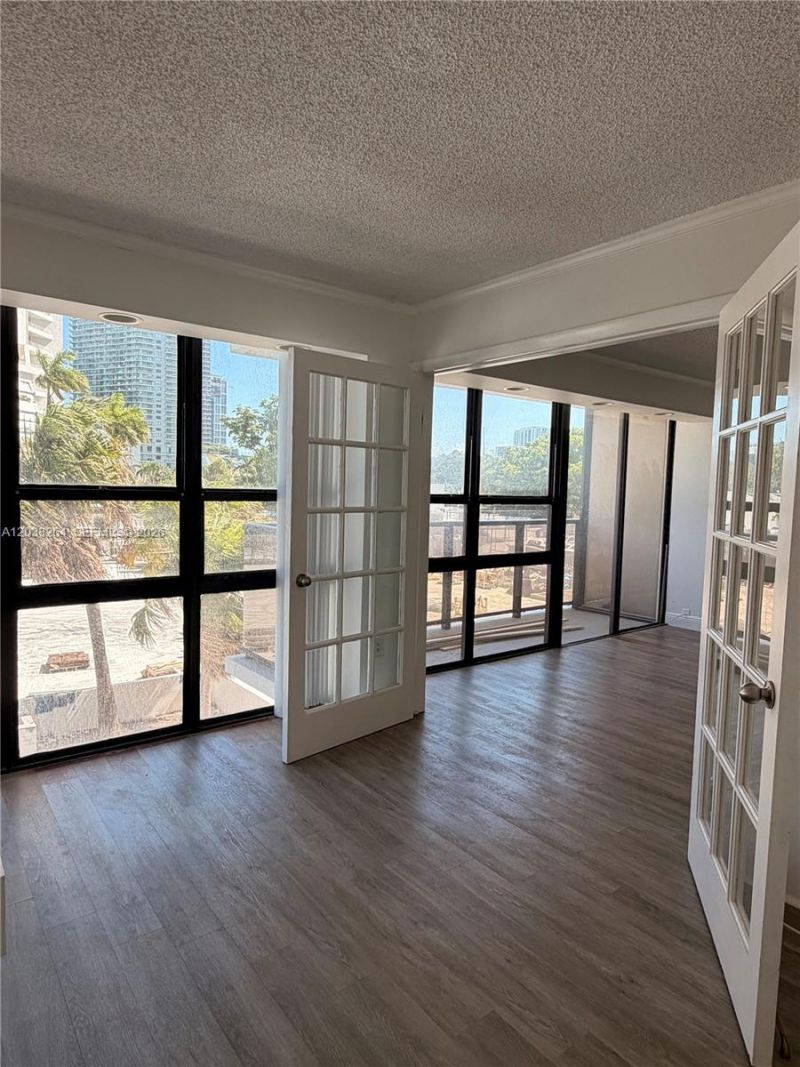 600 NE 36th St, Unit 211, Miami, FL 33137 Photo