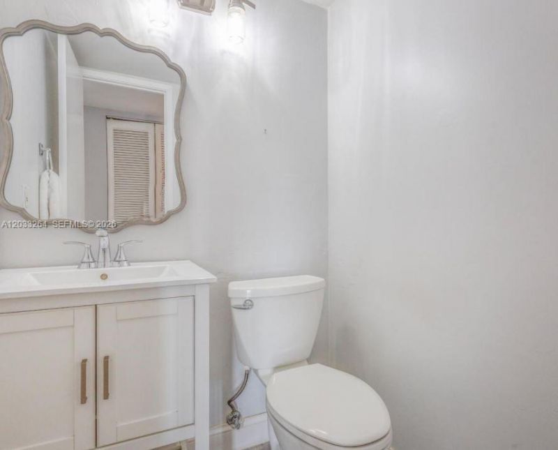 600 NE 36th St, Unit 211, Miami, FL 33137 Photo