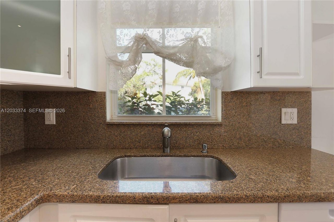 1521 Seagrape Way, Hollywood, FL 33019 Photo