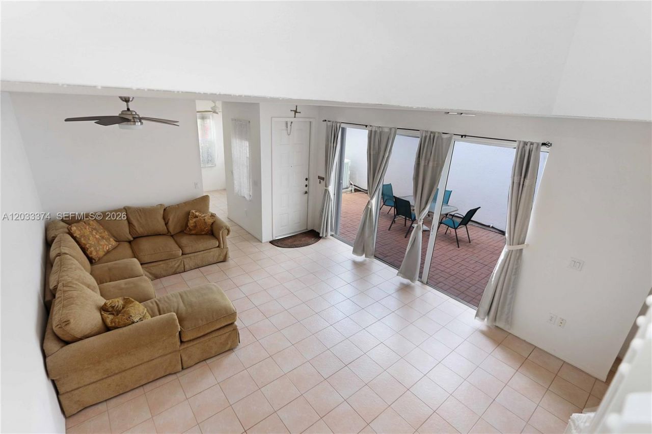 1521 Seagrape Way, Hollywood, FL 33019 Photo