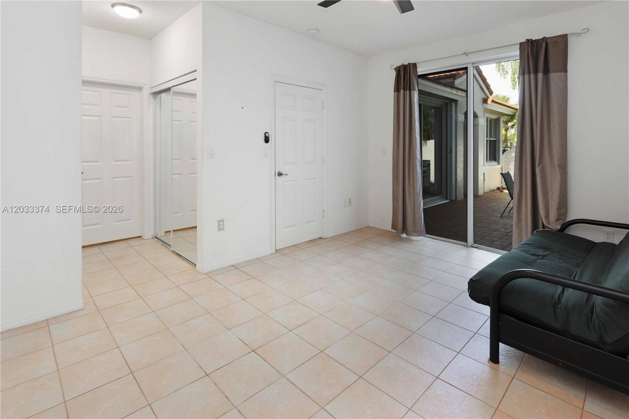 1521 Seagrape Way , Unit 1521, Hollywood, FL 33019 Photo