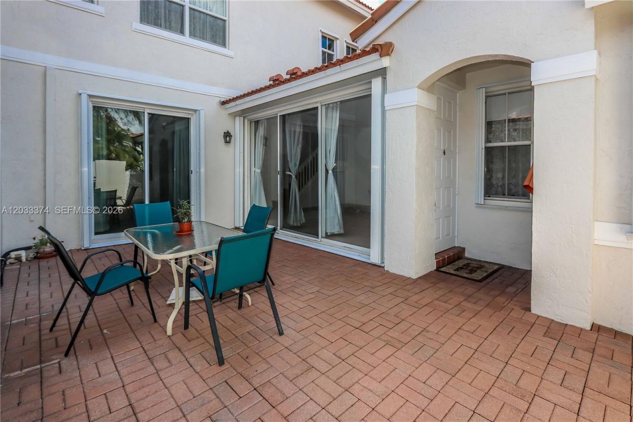 1521 Seagrape Way, Hollywood, FL 33019 Photo