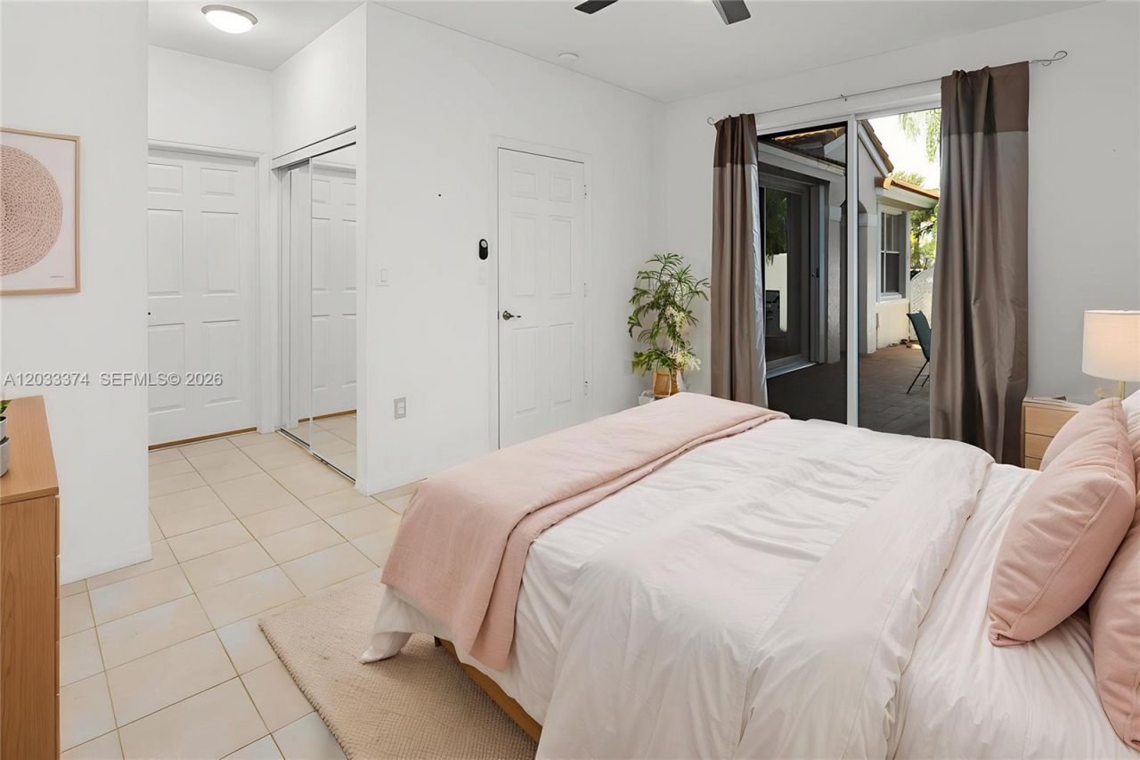 1521 Seagrape Way , Unit 1521, Hollywood, FL 33019 Photo