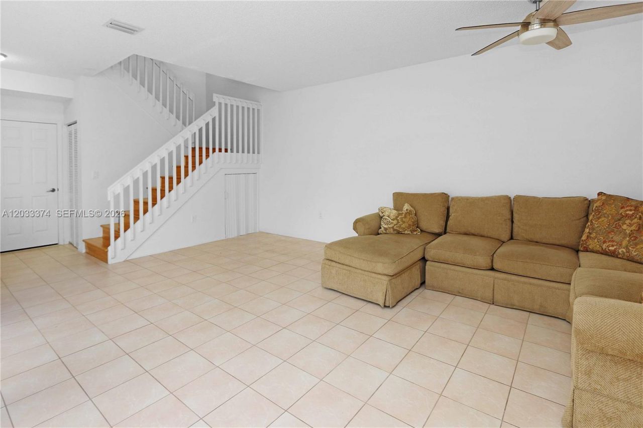 1521 Seagrape Way , Unit 1521, Hollywood, FL 33019 Photo